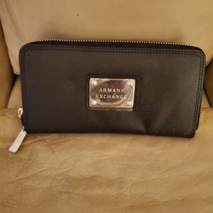 ARMANI Exchange women's zipper wallet